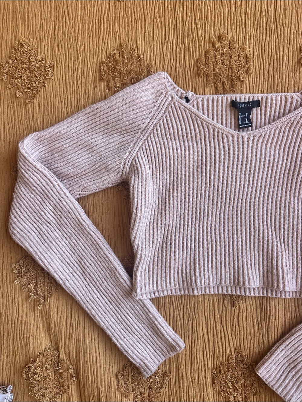 Forever 21 Light Blush Ribbed V-Neck Sweater Medium